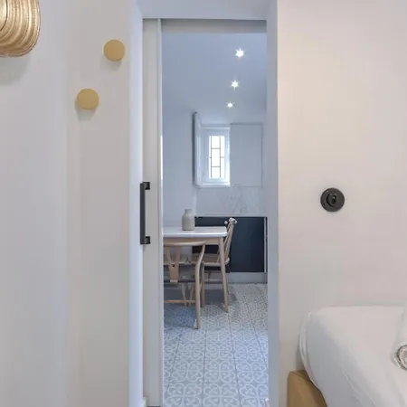 Alfama Design With Terrace By Homing Lägenhet *